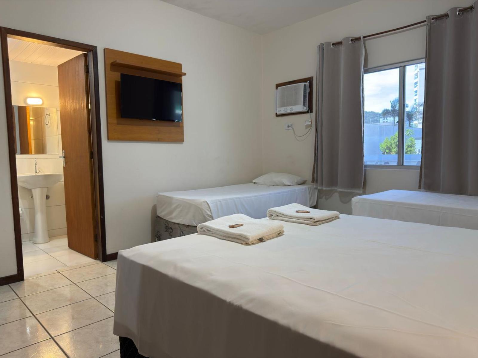 Hotel Graju Itajaí Esterno foto